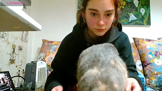 Snapshot of Sophie_Bell chatting on February 19, 4:44 pm Sophie Bell online show from February 19, 4:44 pm