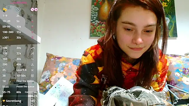 Snapshot of Sophie_Bell chatting on February 19, 10:53 pm Sophie Bell online show from February 19, 10:53 pm