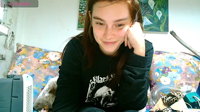 Snapshot of Sophie_Bell chatting on March 15, 5:48 pm Sophie Bell online show from March 15, 5:48 pm