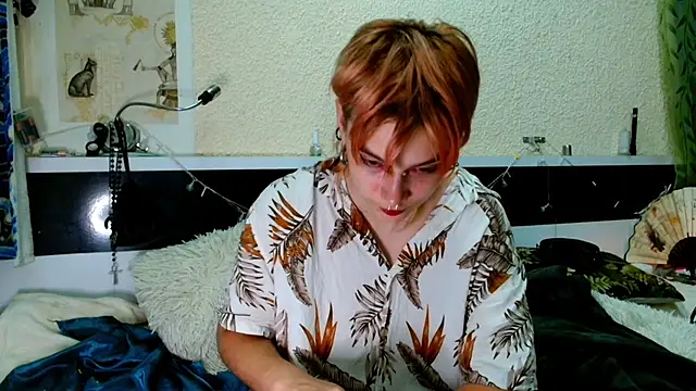 Snapshot of Sophie_Bell chatting on June 8, 6:30 pm Sophie Bell online show from June 8, 6:30 pm