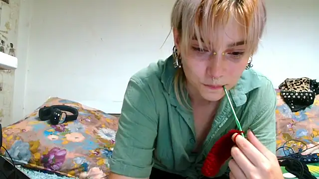 Sophie Bell online show from June 25, 7:51 pm