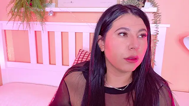 Snapshot of KendalMilleer chatting on October 27, 10:30 am KendalMilleer online show from October 27, 10:30 am