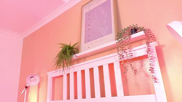 Snapshot of KendalMilleer chatting on October 29, 10:17 am KendalMilleer online show from October 29, 10:17 am