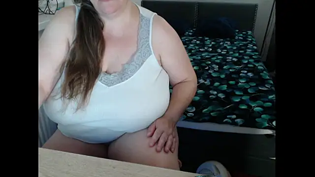 Sweetboobs online show from September 17, 7:15 pm