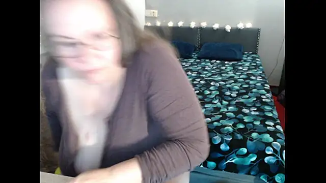 Snapshot of Sweetboobs chatting on November 20, 7:57 pm Sweetboobs online show from November 20, 7:57 pm