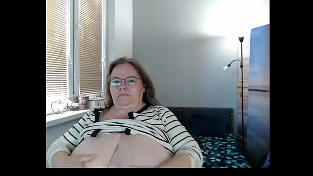 Sweetboobs online show from June 7, 5:00 am