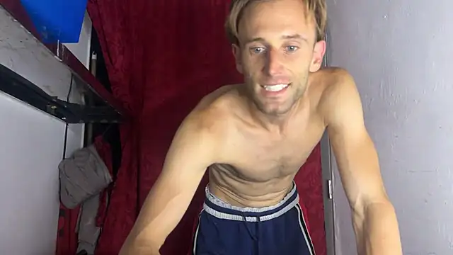 Snapshot of aquilesmade chatting on September 24, 10:07 am aquilesmade online show from September 24, 10:07 am