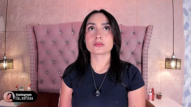 Snapshot of lia_sofiia chatting on April 5, 8:33 am lia sofiia online show from April 5, 8:33 am