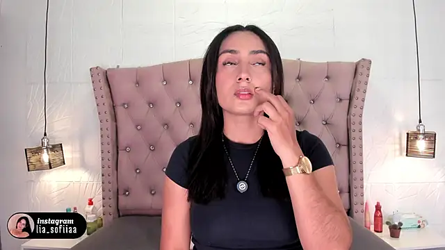 Snapshot of lia_sofiia chatting on April 11, 9:13 am lia sofiia online show from April 11, 9:13 am