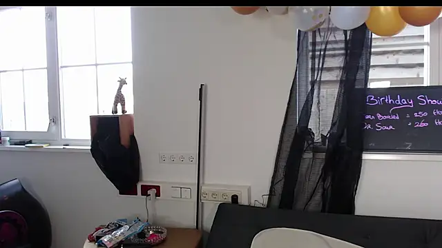 Snapshot of Sarissakoldenhof chatting on March 9, 2:32 pm Sarissakoldenhof online show from March 9, 2:32 pm