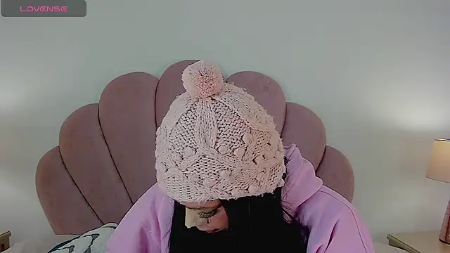 Nicole Paradise online show from October 9, 12:25 pm