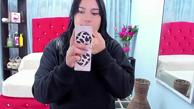 Cumming Tiffani online show from March 17, 11:42 am