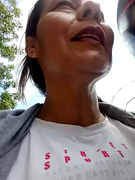 Snapshot of Mia-funny20 chatting on December 6, 6:50 pm Mia-funny20 online show from December 6, 6:50 pm