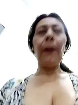 Snapshot of Mia-funny20 chatting on December 13, 10:45 pm Mia-funny20 online show from December 13, 10:45 pm
