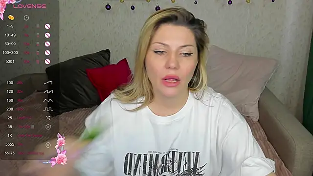 Snapshot of fucking_punishment chatting on December 13, 8:09 am fucking punishment online show from December 13, 8:09 am