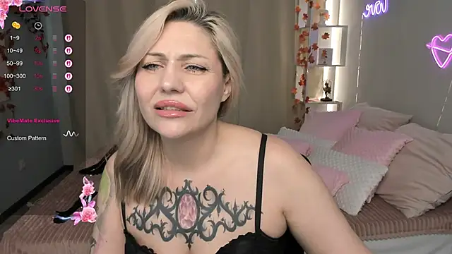 Snapshot of fucking_punishment chatting on November 1, 9:44 am fucking punishment online show from November 1, 9:44 am