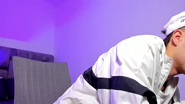 Snapshot of MarcusCollinss_ chatting on December 17, 12:00 pm MarcusCollinss online show from December 17, 12:00 pm