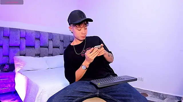 Snapshot of MarcusCollinss_ chatting on December 28, 3:26 pm MarcusCollinss online show from December 28, 3:26 pm