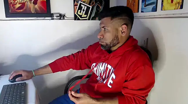 Snapshot of Enriblack92 chatting on December 3, 3:20 am Enriblack92 online show from December 3, 3:20 am