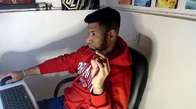 Snapshot of Enriblack92 chatting on December 4, 4:27 pm Enriblack92 online show from December 4, 4:27 pm