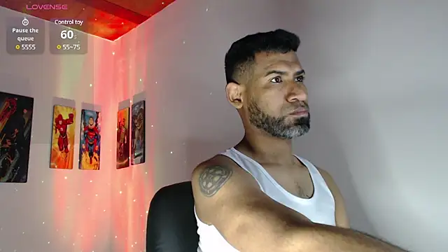 Snapshot of Enriblack92 chatting on December 18, 3:33 pm Enriblack92 online show from December 18, 3:33 pm