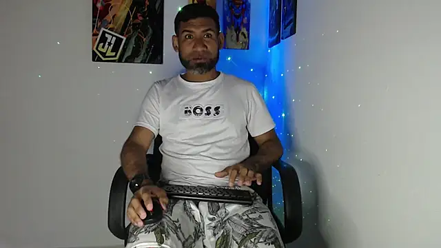 Snapshot of Enriblack92 chatting on December 21, 1:15 am Enriblack92 online show from December 21, 1:15 am