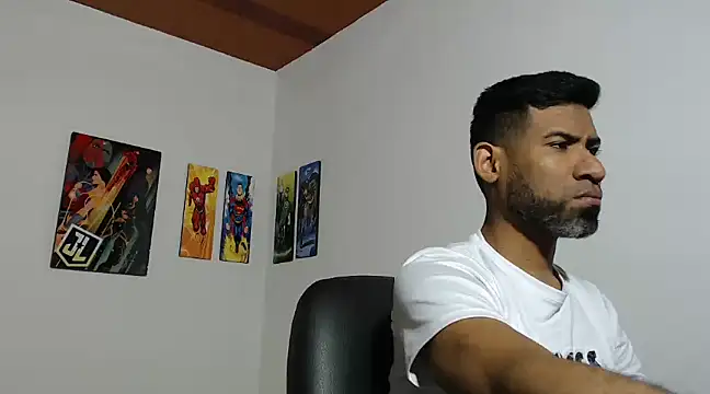 Snapshot of Enriblack92 chatting on December 21, 5:51 pm Enriblack92 online show from December 21, 5:51 pm