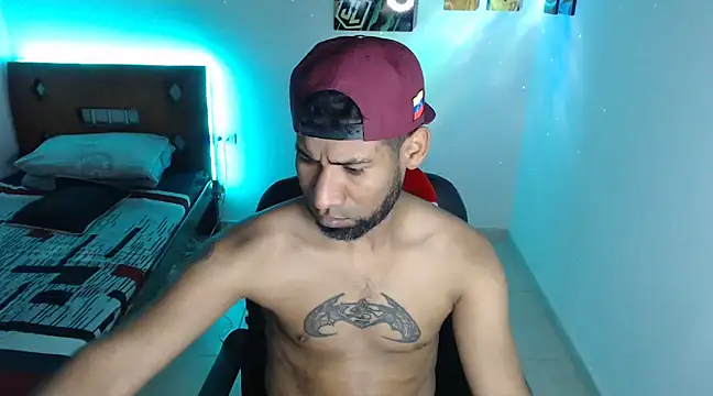 Snapshot of Enriblack92 chatting on December 27, 6:53 pm Enriblack92 online show from December 27, 6:53 pm