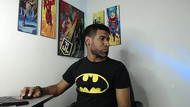 Snapshot of Enriblack92 chatting on January 16, 12:23 am Enriblack92 online show from January 16, 12:23 am