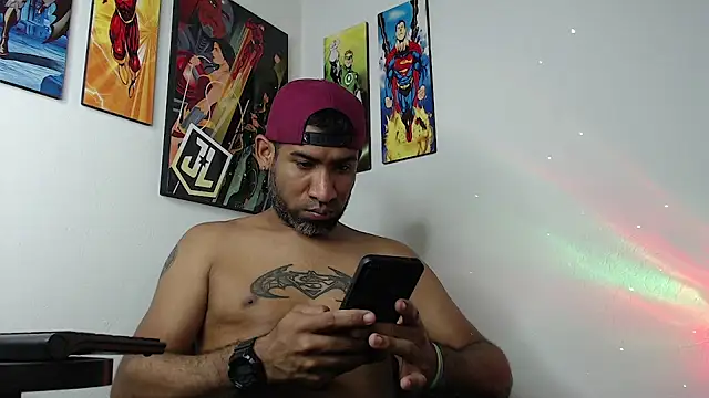 Snapshot of Enriblack92 chatting on January 16, 3:45 am Enriblack92 online show from January 16, 3:45 am