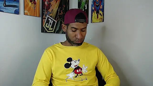 Snapshot of Enriblack92 chatting on January 22, 6:31 pm Enriblack92 online show from January 22, 6:31 pm