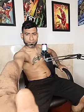 Snapshot of Enriblack92 chatting on November 5, 4:34 am Enriblack92 online show from November 5, 4:34 am