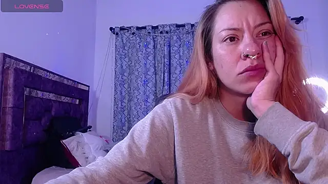 alejandrafitt online show from June 17, 4:37 am