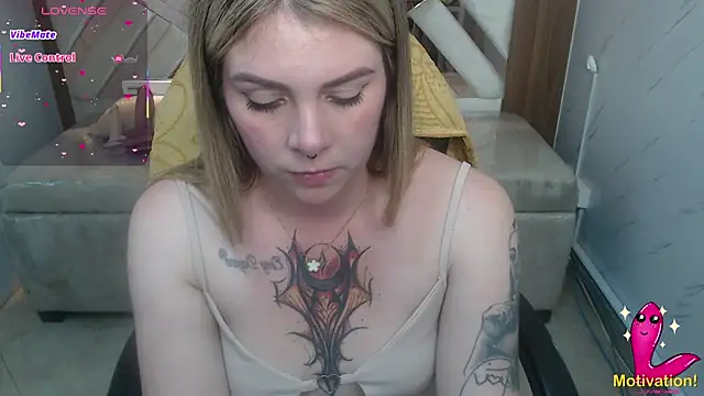 Paula b  online show from June 11, 12:43 am