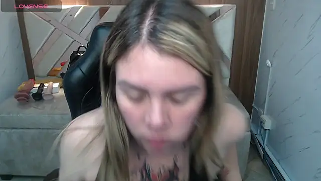 Paula b  online show from July 10, 12:52 pm