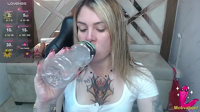 Paula b  online show from July 25, 12:58 pm