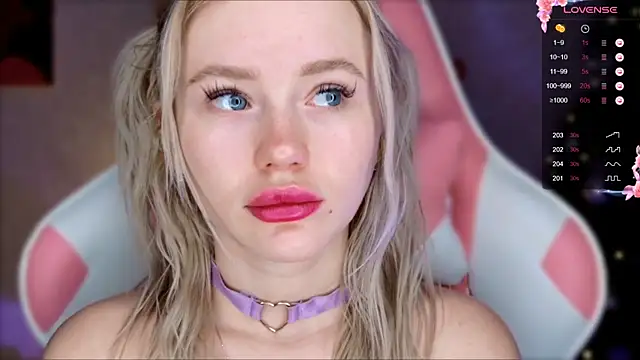 LexieLoree online show from December 13, 6:42 am