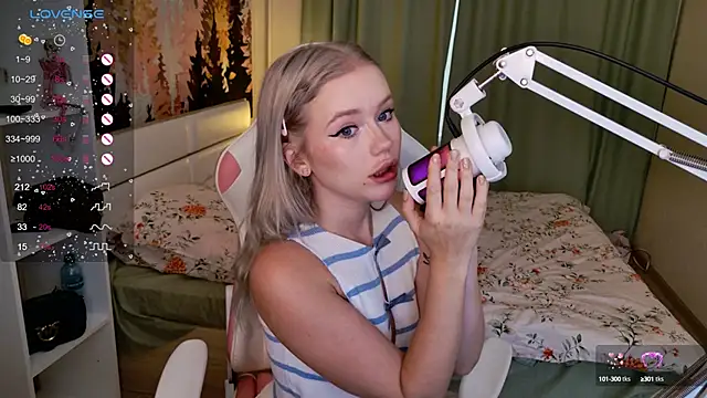 LexieLoree online show from September 20, 3:40 am