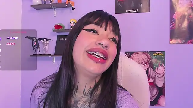 Snapshot of Akari1_Mischief chatting on December 5, 3:04 am Akari1 Mischief online show from December 5, 3:04 am