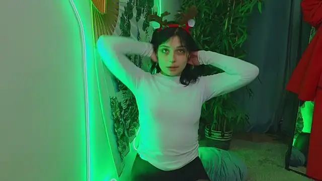 Snapshot of ari_rari chatting on December 25, 12:05 am ari rari online show from December 25, 12:05 am