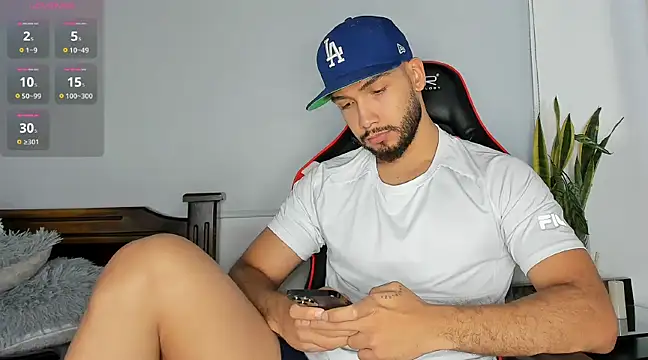 sanjuan01 online show from December 12, 11:25 pm