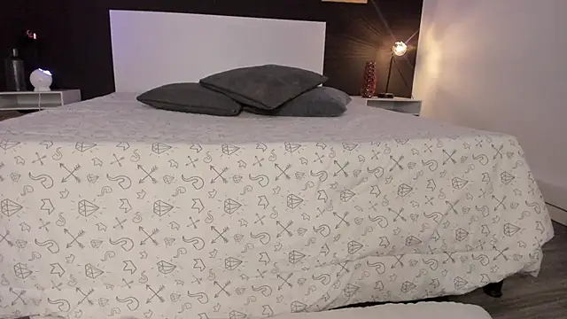 Snapshot of VioletPaket chatting on January 17, 8:44 pm VioletPaket online show from January 17, 8:44 pm