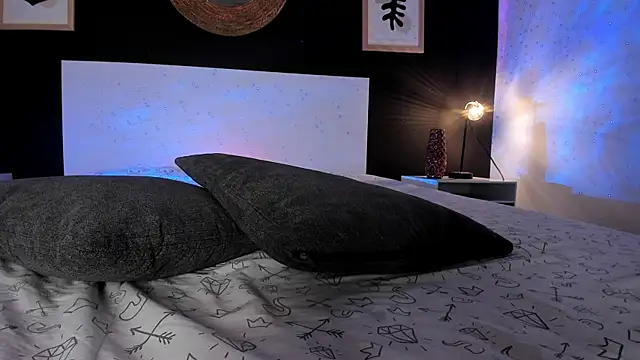 Snapshot of VioletPaket chatting on January 22, 1:10 am VioletPaket online show from January 22, 1:10 am