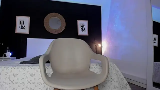 Snapshot of VioletPaket chatting on February 1, 8:26 pm VioletPaket online show from February 1, 8:26 pm