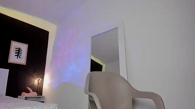 Snapshot of VioletPaket chatting on February 18, 9:31 pm VioletPaket online show from February 18, 9:31 pm