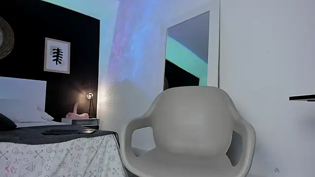 Snapshot of VioletPaket chatting on February 27, 9:04 pm VioletPaket online show from February 27, 9:04 pm