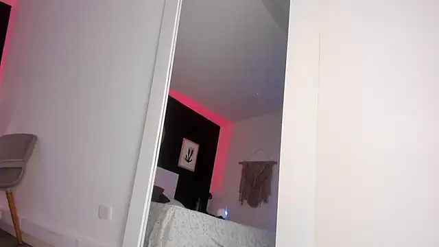 Snapshot of VioletPaket chatting on March 7, 9:38 pm VioletPaket online show from March 7, 9:38 pm