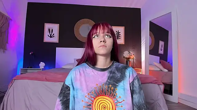 Snapshot of VioletPaket chatting on September 22, 11:23 am VioletPaket online show from September 22, 11:23 am