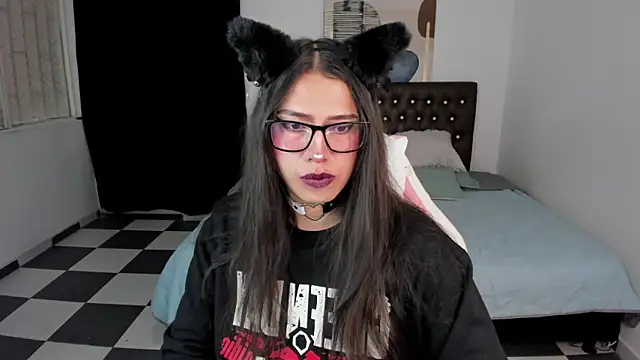 paula kawaiifu  online show from December 9, 5:30 pm