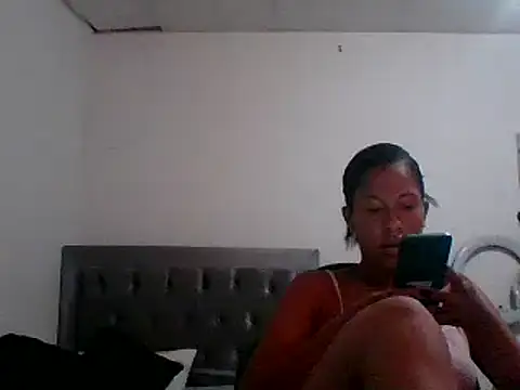 Snapshot of Kitra_New chatting on March 8, 3:13 pm Kitra New online show from March 8, 3:13 pm